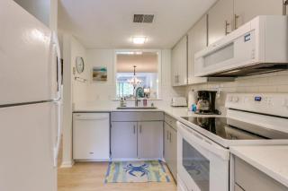 Steps to Beach and Pool Hilton Head Island Condo! - Hilton Head Island - 2