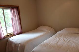 Cabin 4 - Classic 1933 cabin on the lake shore, 10 steps from the dock - 4