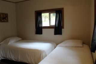 Cabin 4 - Classic 1933 cabin on the lake shore, 10 steps from the dock - 3