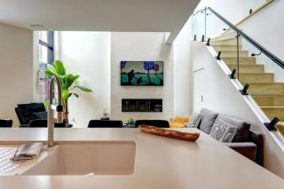 Historic Charm Overlooking Parc Lafontaine - 1