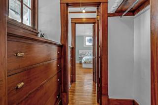 Spacious Niagara Falls Air Conditioning Parking Steam Shower - Niagara Falls - 2
