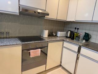 Stylish 1BR Pearl Apt- prime Marina location - Doha - 3