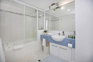 Tropical Comfort Pool and Stunning Esplanade - Cairns - 3