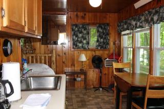 Cabin 9 - Cozy private studio cabin on the lakeshore - 6