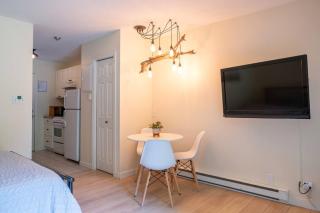 Studio w Balcony with Smart TV and 2 Min Walk to Lake - Harrison Hot Springs - 2