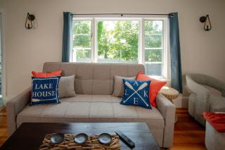 Lakeview Getaway with Hot Tub - Billerica - 5