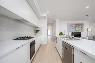 Modeina Modern Brand New 4BR Home - Caroline Springs - 0