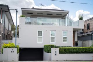 Luxury Waterfront Retreat - Sydney - 4