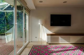 Luxury Waterfront Retreat - Sydney - 3