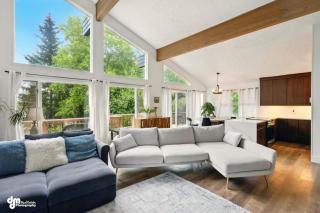 575) Sleeps 8,Fire Pit,Walk to Lake - Anchorage - 0