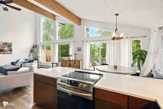 575) Sleeps 8,Fire Pit,Walk to Lake - Anchorage - 8
