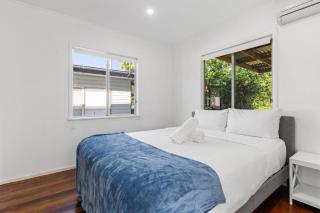 3Beds Value and Comfort Stay Airport CBD and Cafes - 9