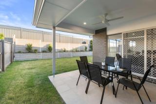 Relax Ready 4BR Near Bayside and Shops Workspace - Victoria Point - 4