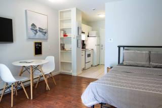The Flats at Cedar Springs with Full Kitchen and Steps to Lake - Harrison Hot Springs - 3