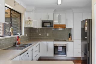 Unbeatable Value Group Family Roomy Convenient - Brisbane - 2