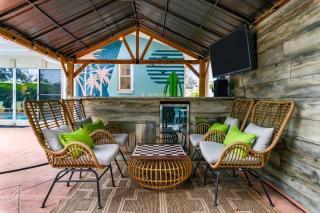 Sleeps 12 Heated Pool Pickleball Hot Tub Fire Pit - Largo - 5