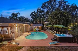 Sleeps 12 Heated Pool Pickleball Hot Tub Fire Pit - Largo - 2