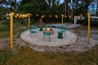 Sleeps 12 Heated Pool Pickleball Hot Tub Fire Pit - Largo - 3