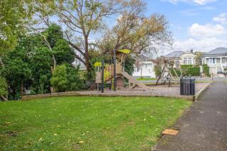 Perfect Family Home in Central Auckland - Auckland - 6