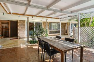 4BR Garden Patio Retreat Near Food Shops and Transit - Brisbane - 8