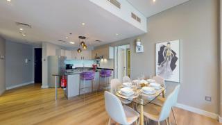 Yacht Bay - Vibrant Two Bedroom in Dubai Marina - 3