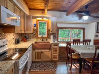 Cozy New Hampshire Retreat Near Attitash Mountain - Bartlett - 6