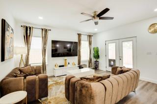 Dallas Urban Oasis with 2 Balconies - Dallas - 8