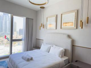 GRANDE SIGNATURE with a direct Burj Khalifa view and Private Fountain Show with DXB AIRPORT VIP Shuttle option for 6 guests - 8