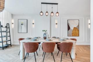 Vibrant Waterfront Duplex in Dubai Marina - 7