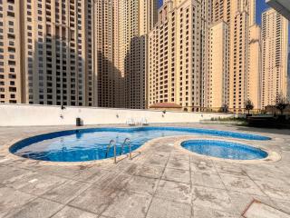 Vibrant Waterfront Duplex in Dubai Marina - 6