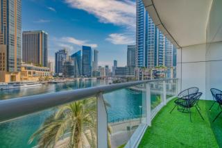 Vibrant Waterfront Duplex in Dubai Marina - 2