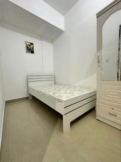 Dee four properties - Muşaffaḩ - 1