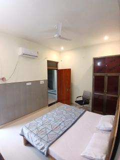 Raj Sadan Homestay - Ayodhya - 6