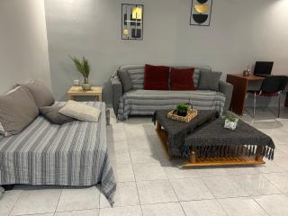Mano's house 15 minutes from the airport - Artemida - 8