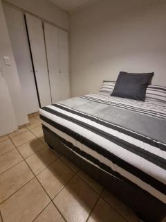 Midrand Apartment near Mall of Africa - Midrand - 8