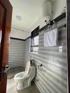 Luxury Lounge Apartment - Entebbe - 7