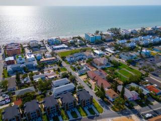 New 4 Bed 3 Bath, Heated Salt Pool, Walk2beach - 5