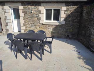 LOYAT - 3 chambres, 2 salles de bain, 1 terrasse - 2