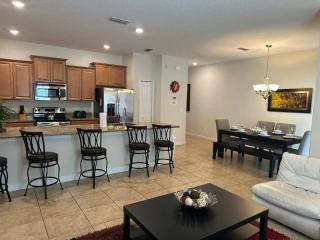 Casa 4 Quartos c/ Piscina Privativa – Storey Lake - 2