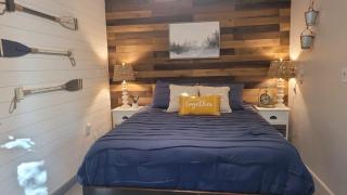 Cottage by the lakeshore with a private hot tub - Landrum - 8