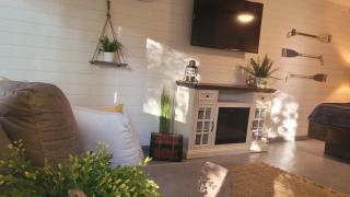 Cottage by the lakeshore with a private hot tub - Landrum - 3