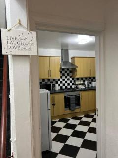 The Oak 3 Bedroom House - Birmingham - 8