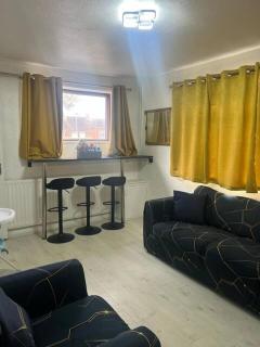 The Oak 3 Bedroom House - Birmingham - 7