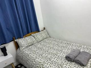 The Oak 3 Bedroom House - Birmingham - 4