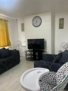 The Oak 3 Bedroom House - Birmingham - 1