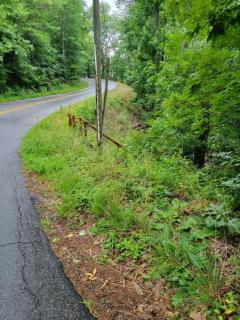 Lakeshore Retreat with Lake Lanier views & hot tub - 5