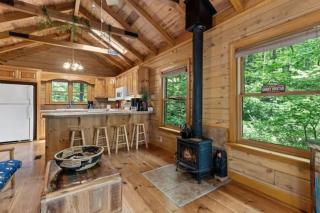 Secluded Getaway with Private Hot Tub - Wildwood - 4