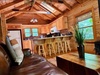 Secluded Getaway with Private Hot Tub - Wildwood - 3
