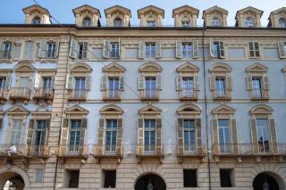 Charm in Piazza Castello - 2