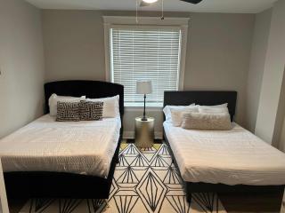 LUXE Spot Suites - Covington - 7